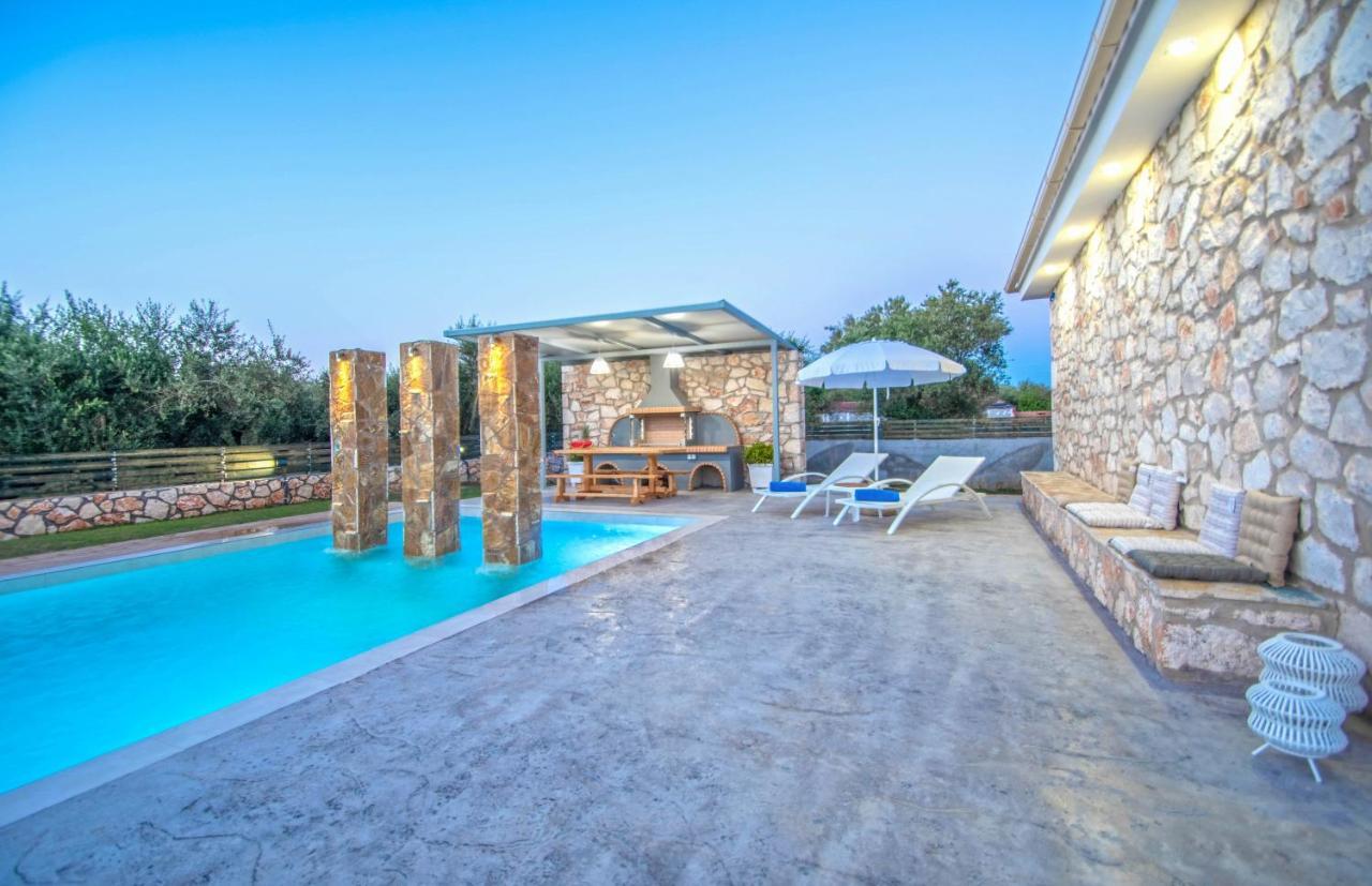 Dionisis Villa